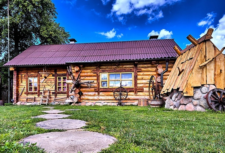 Агроусадьба из 8 обустроенных домиков