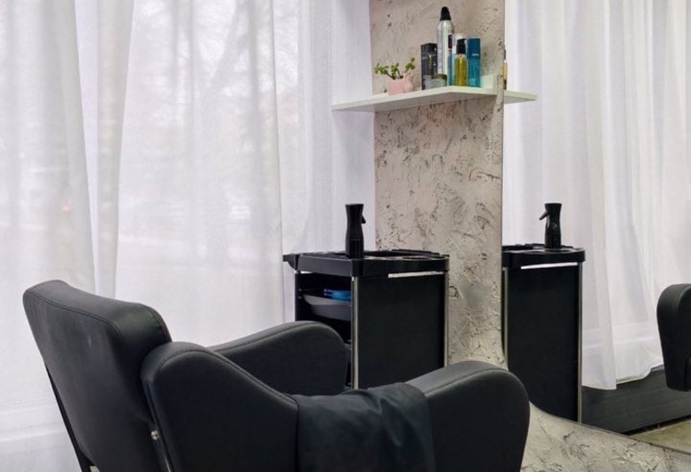 В продаже парикмахерская в центре Минска с ГОС.АРЕНДОЙ